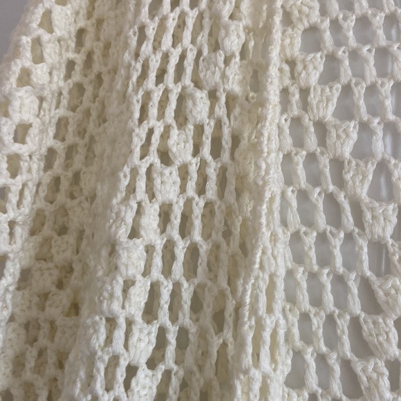 Earthbound flowy knit cream white shawl - Picture 3 of 3